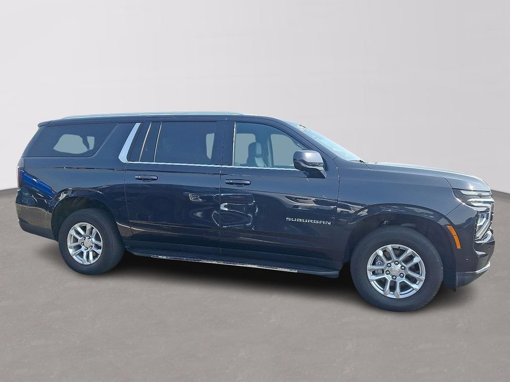 Certified 2025 Chevrolet Suburban LT AWD/4WD image 7