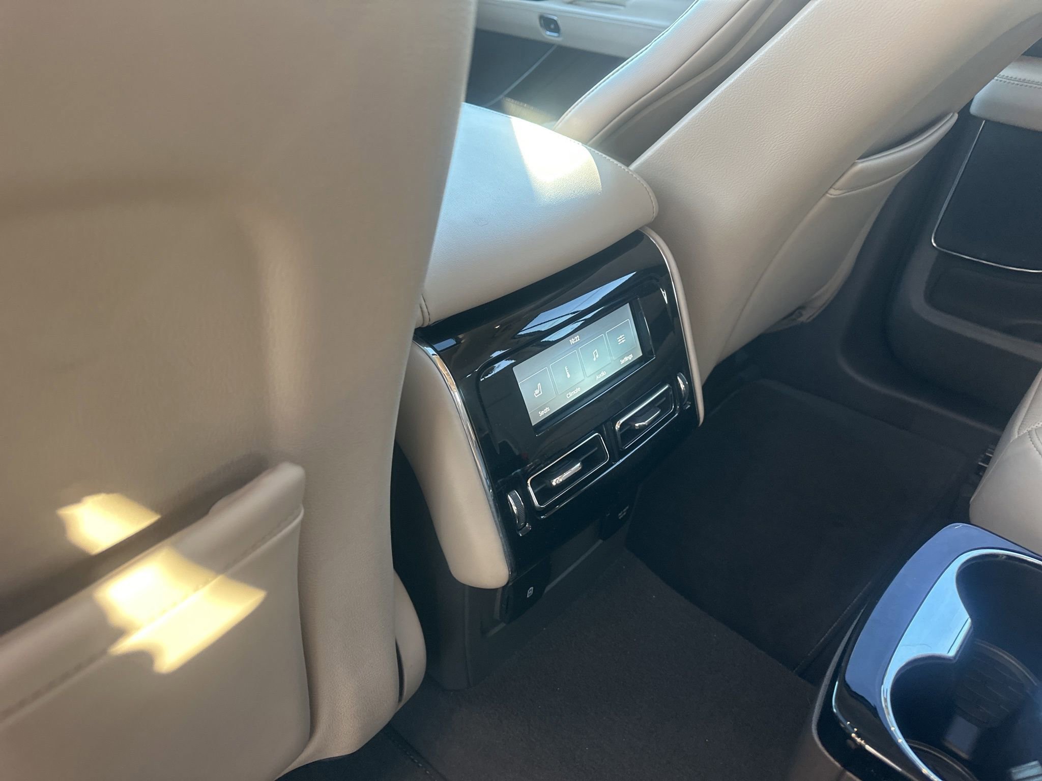 Used 2020 Lincoln Aviator Reserve w/ Equipment Group 201A image 25