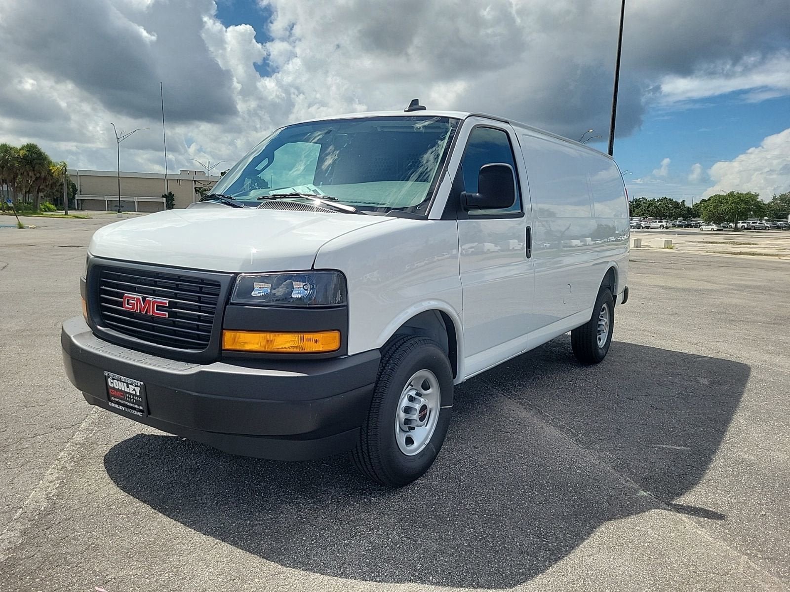 New 2025 GMC Savana 2500 w/ Driver Convenience Package RWD image 4