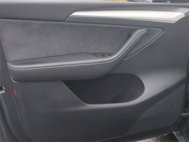 Used 2023 Tesla Model Y Long Range image 19