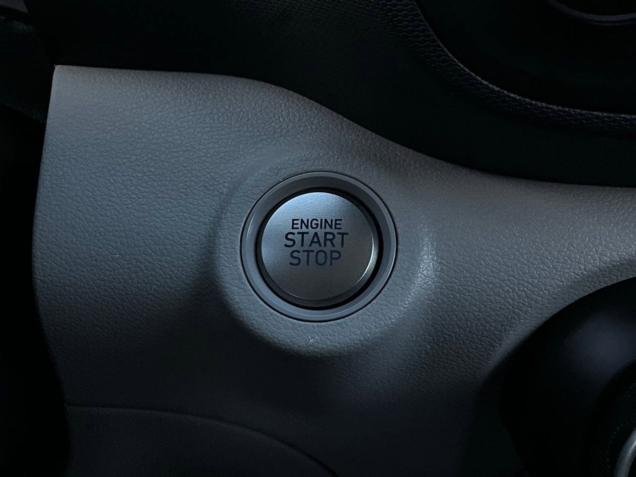 Used 2025 Hyundai Venue SEL image 28