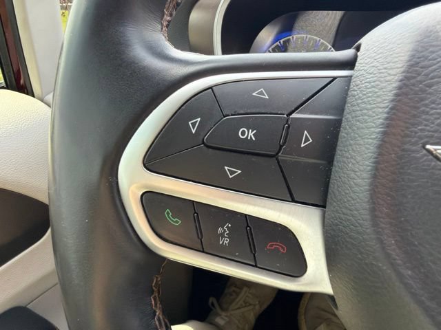 Used 2017 Chrysler Pacifica Touring-L Plus w/ Advanced Safetytec Group FWD image 49