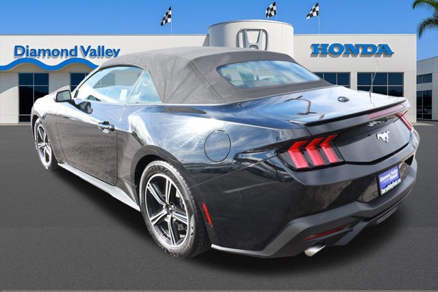 Used 2024 Ford Mustang Premium image 4