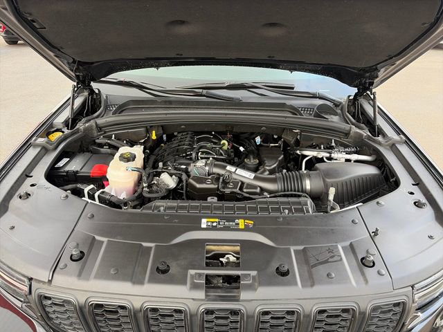 Used 2023 Jeep Grand Cherokee Altitude AWD/4WD image 53