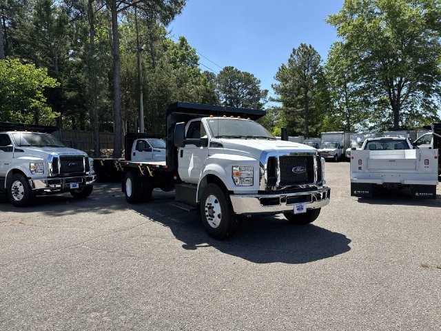 New 2027 Ford F750 2WD Regular Cab Super Duty image 2