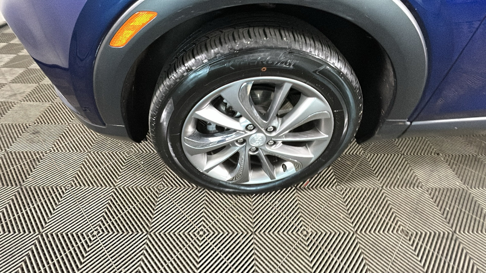 Used 2023 Buick Encore GX Essence w/ Experience Buick Package FWD image 11