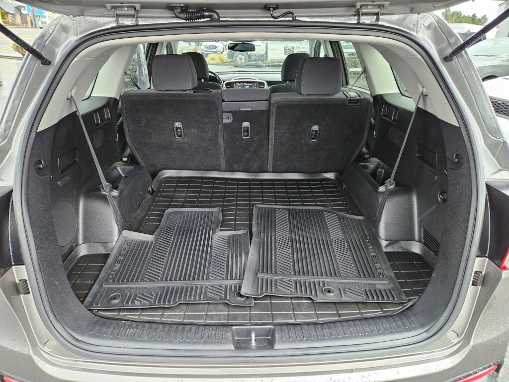 Used 2018 Kia Sorento LX image 9