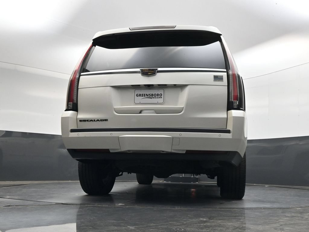 Used 2015 Cadillac Escalade Premium RWD image 35