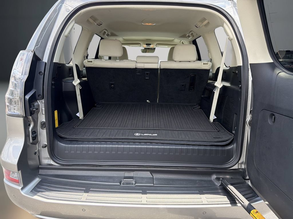 Used 2022 Lexus GX 460 Premium w/ Premium Package AWD/4WD image 12