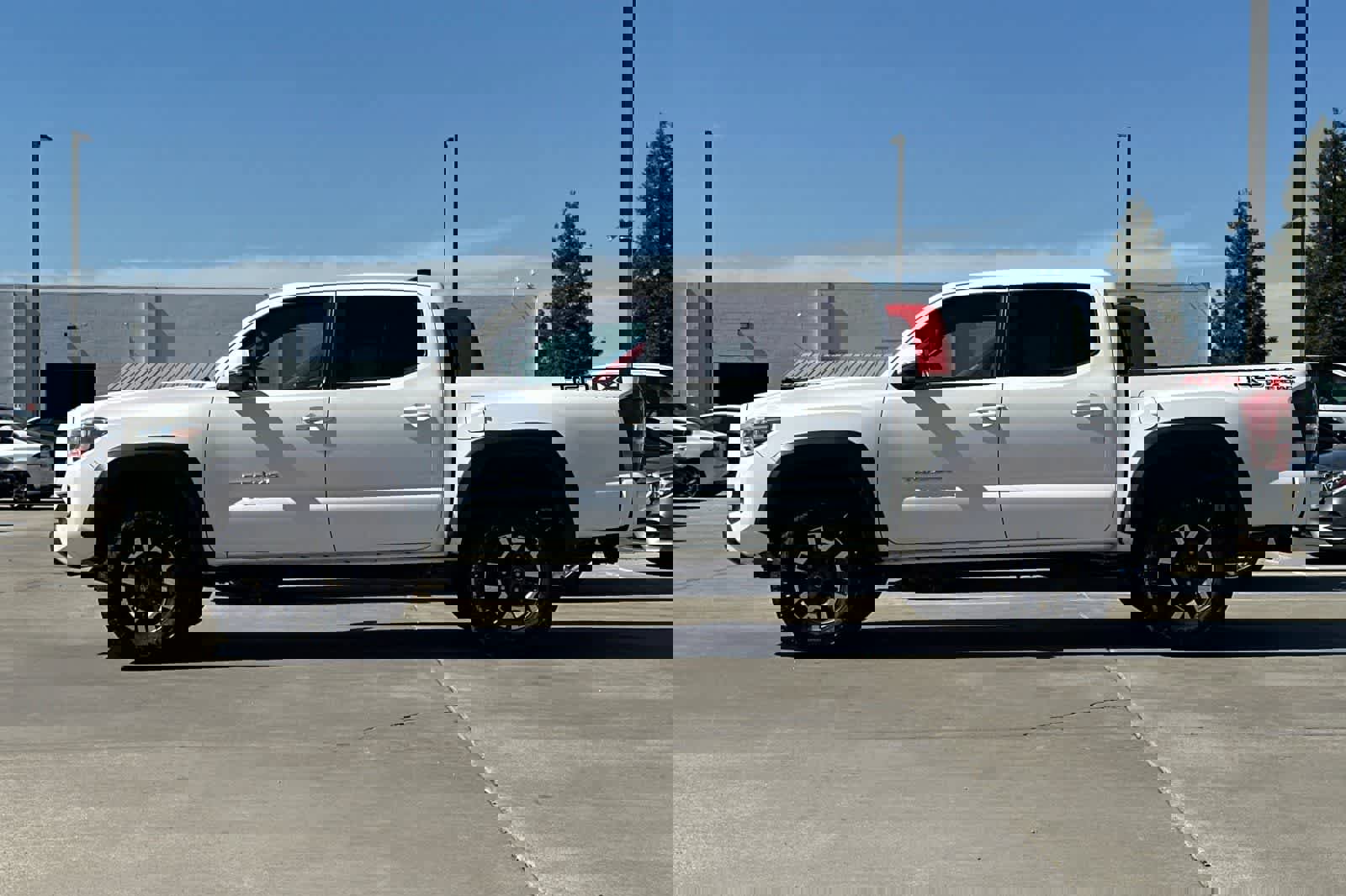 Used 2016 Toyota Tacoma TRD Off-Road w/ Premium & Technology Package image 6