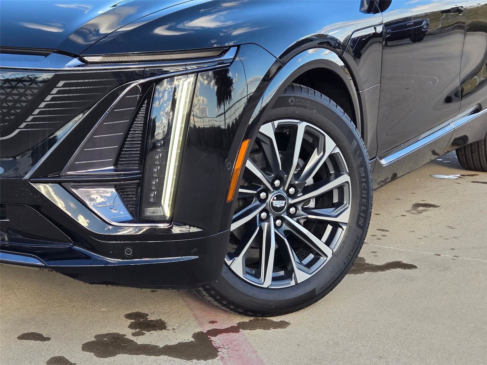 New 2026 Cadillac Lyriq Sport AWD/4WD image 7