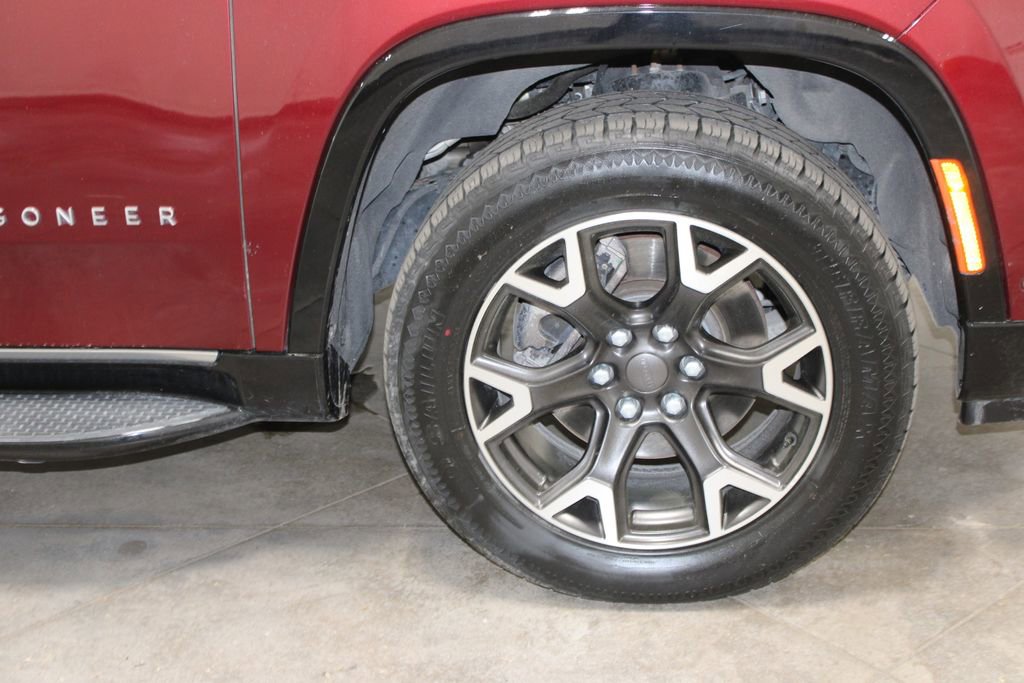Used 2024 Jeep Wagoneer Series III AWD/4WD image 64
