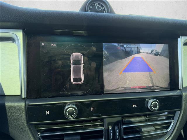 Used 2024 Porsche Macan AWD/4WD image 19