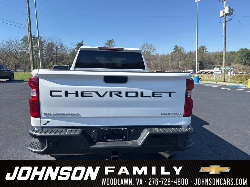 Used 2025 Chevrolet Silverado 2500 Custom w/ Custom Value Package image 6