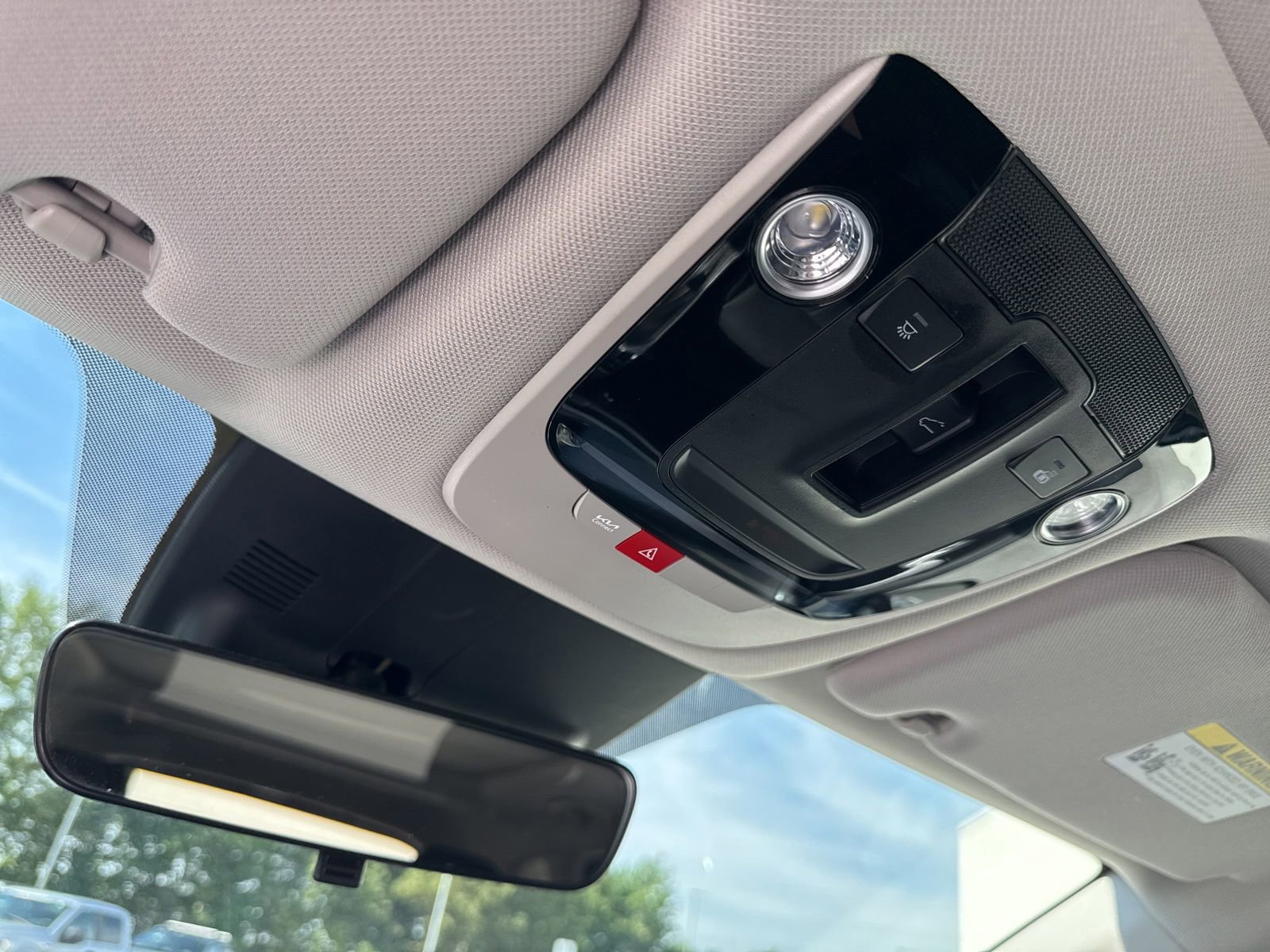 Used 2025 Kia Sorento S w/ Panoramic Sunroof Package FWD image 33