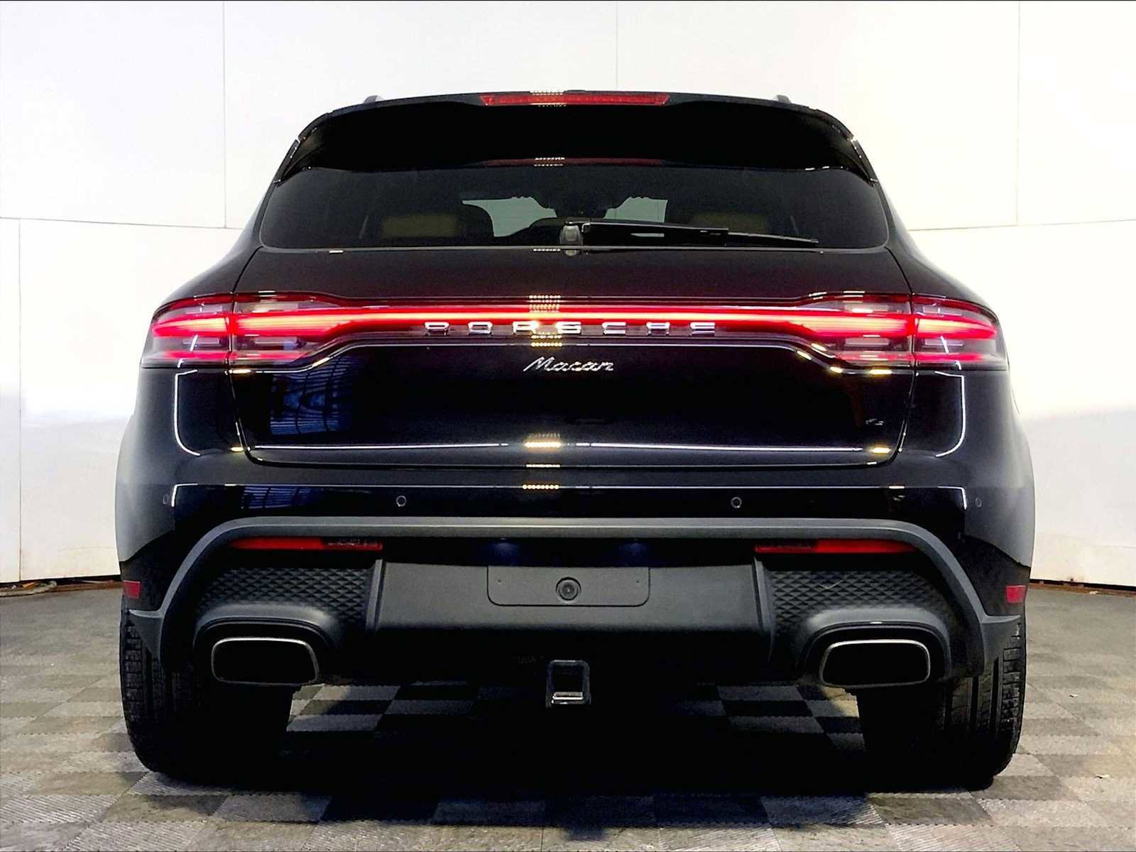 Certified 2025 Porsche Macan image 6