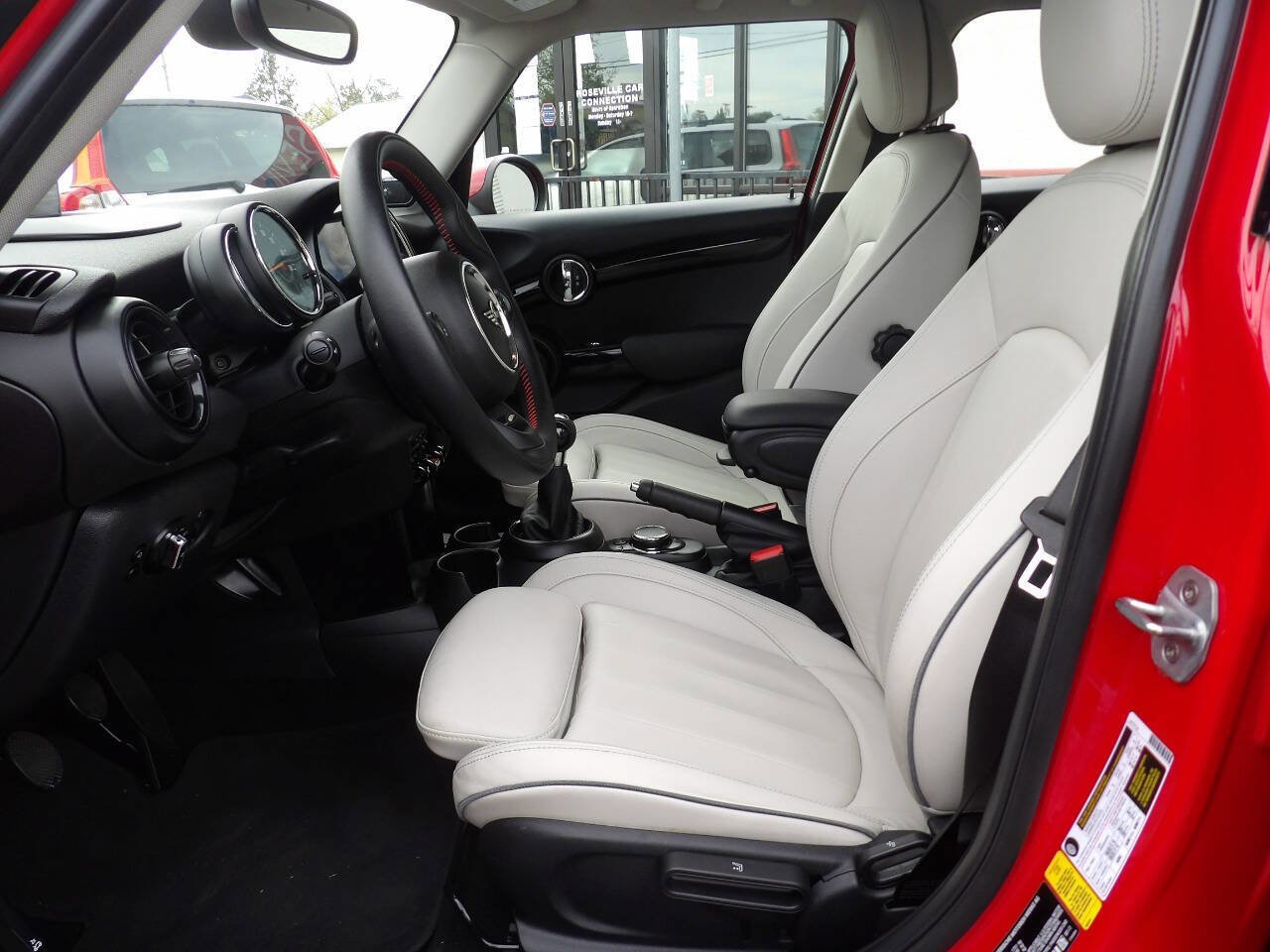 Used 2019 MINI Cooper S image 9