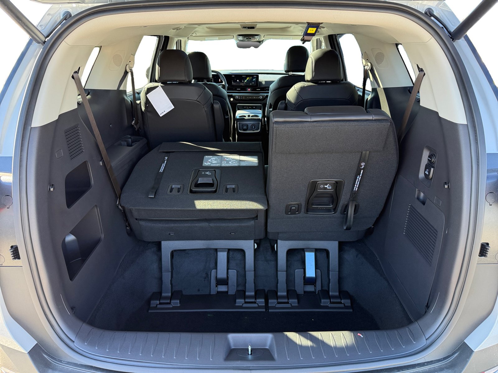 New 2027 Kia Carnival SX FWD image 17