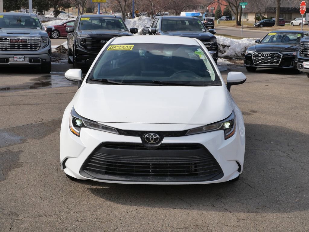 Used 2024 Toyota Corolla LE image 2