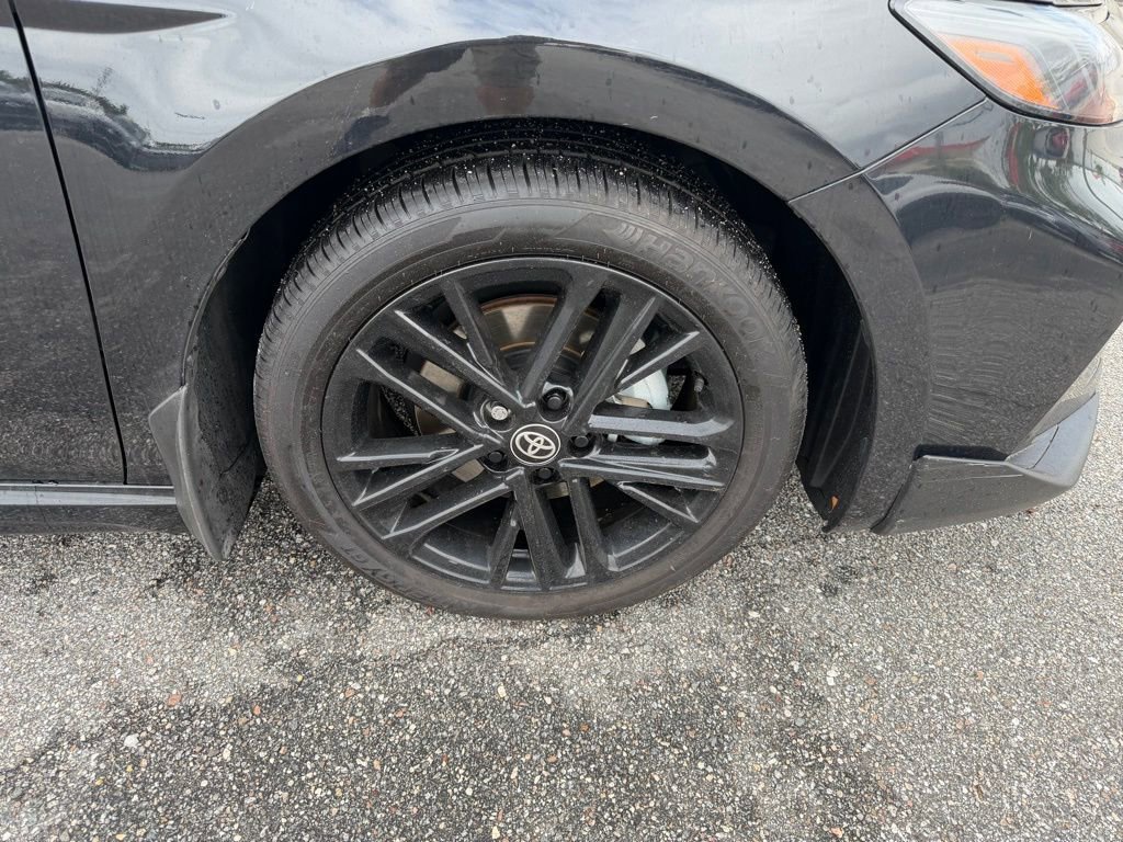 Used 2025 Toyota Camry SE FWD image 4