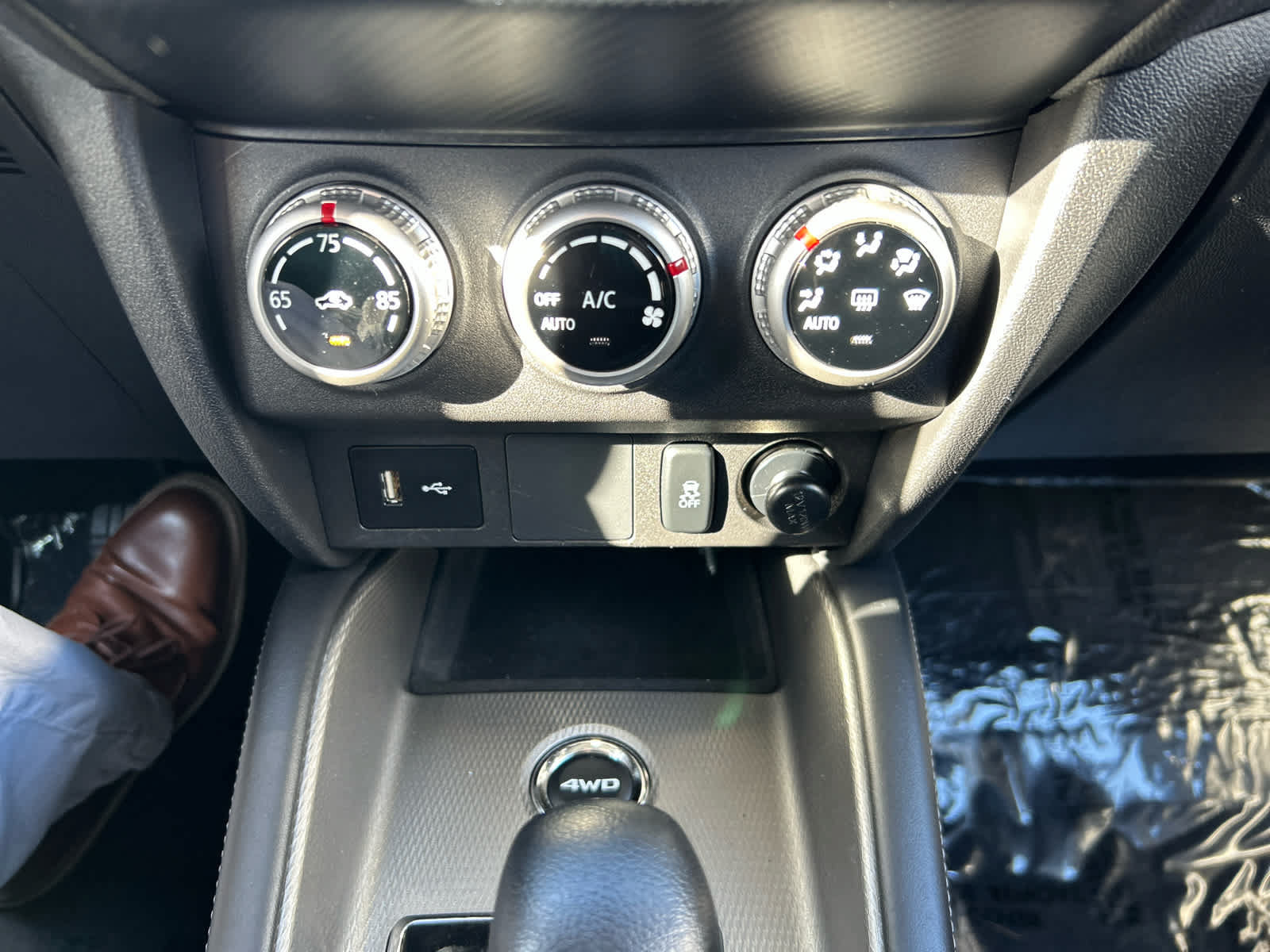 Used 2024 Mitsubishi Outlander Sport ES AWD/4WD image 18