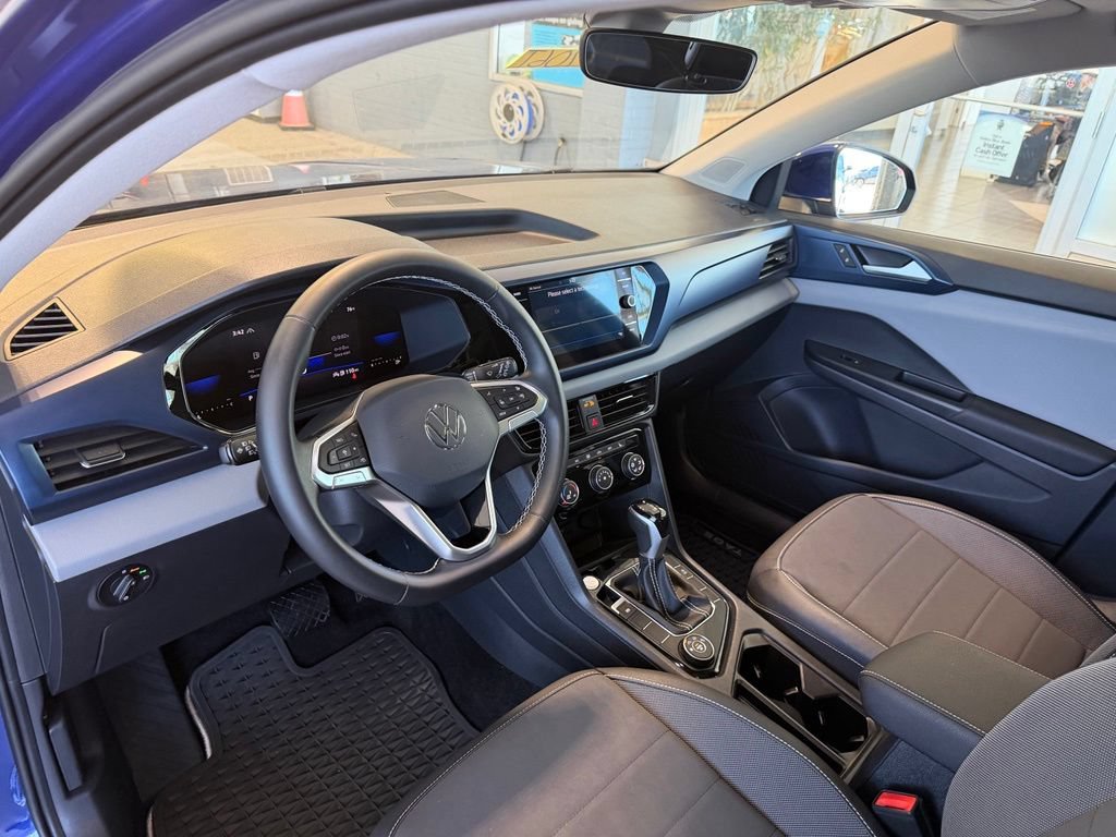Used 2023 Volkswagen Taos SE w/ Panoramic Sunroof Package AWD/4WD image 11