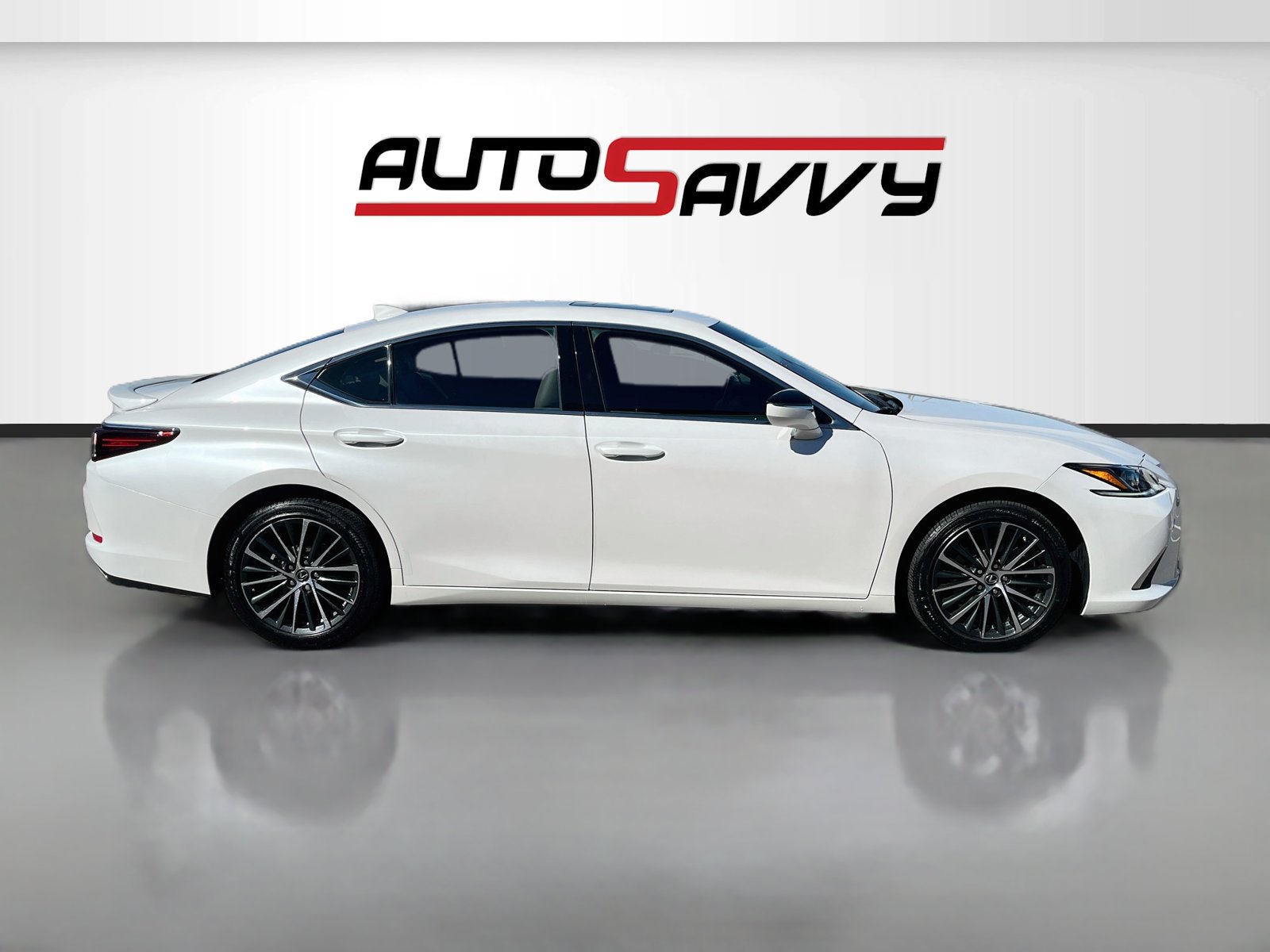 Used 2025 Lexus ES 350 w/ Premium Package FWD image 8