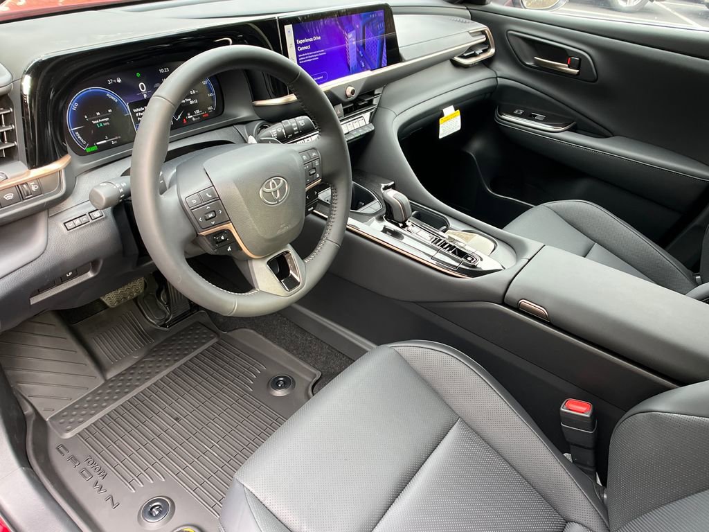 New 2025 Toyota Crown Signia image 10