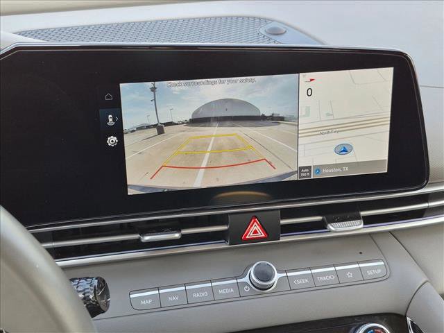 Used 2025 Hyundai Elantra SEL FWD image 13