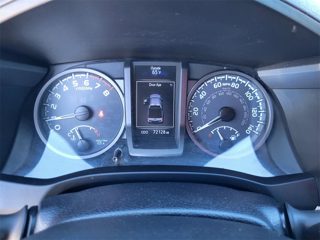 Used 2017 Toyota Tacoma TRD Sport w/ Premium & Technology Package image 12