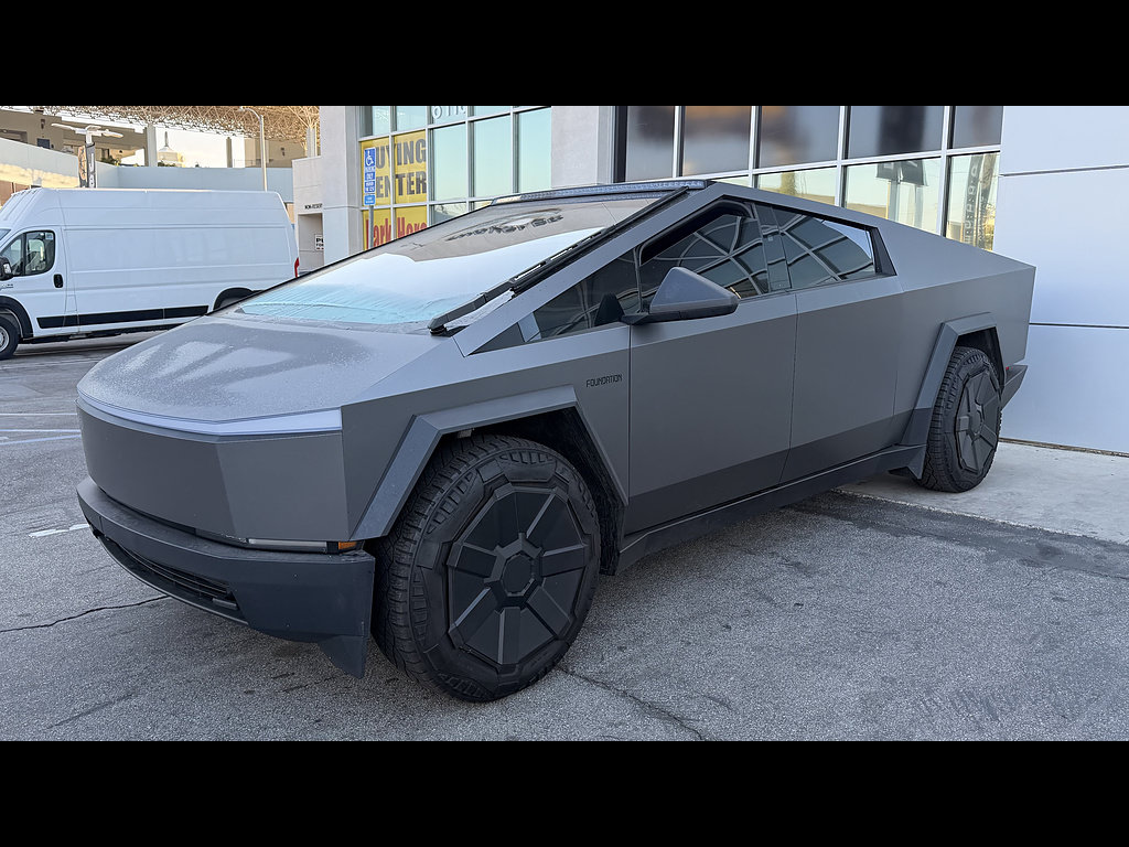 Used 2024 Tesla Cybertruck Cyberbeast AWD/4WD image 2