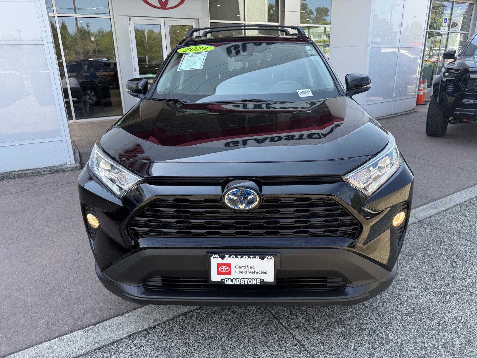 Certified 2021 Toyota RAV4 XLE w/ Carpet Mat Package (TMS) AWD/4WD image 11