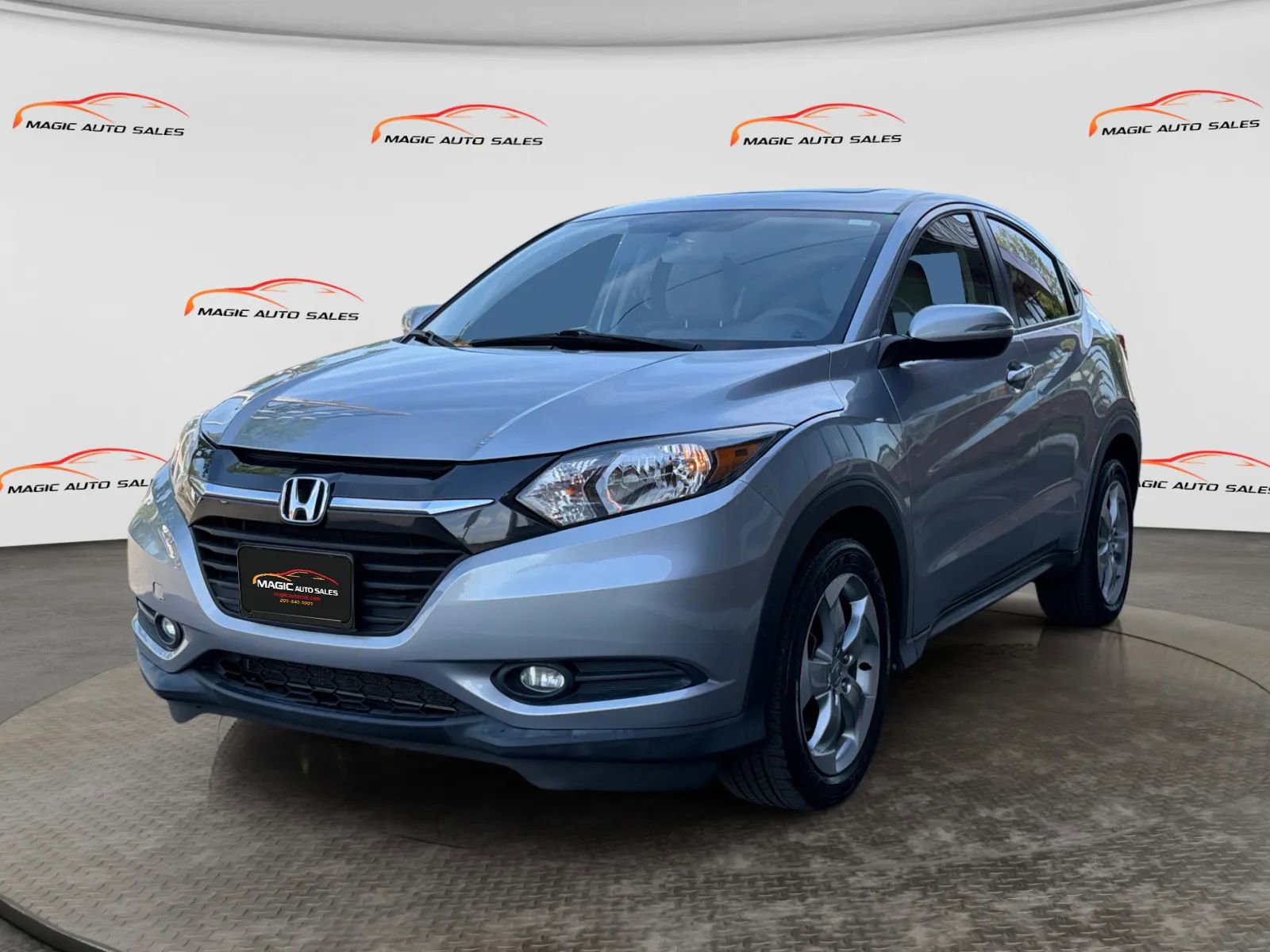 Used 2017 Honda HR-V EX image 1