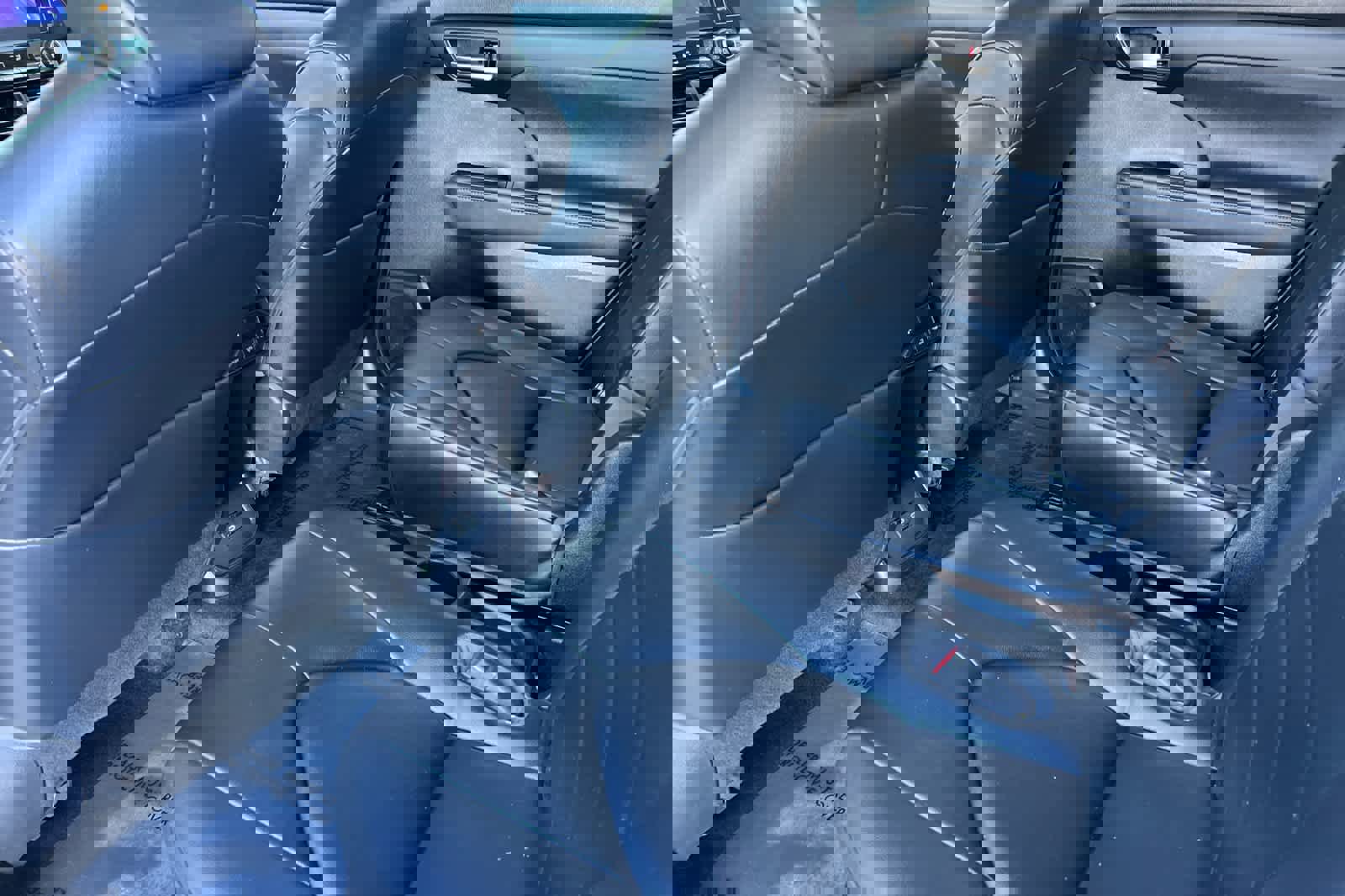 Used 2023 Toyota Highlander XLE image 4