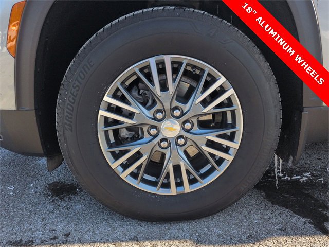 Used 2024 Chevrolet Traverse LS image 32