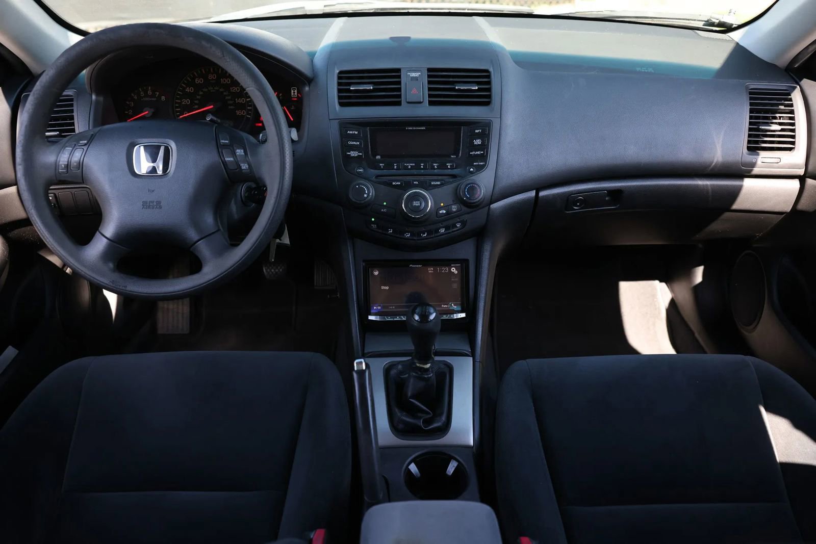 Used 2004 Honda Accord EX image 2