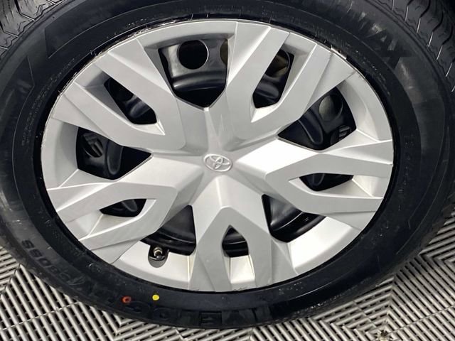 Used 2025 Toyota Corolla Cross L AWD/4WD image 29
