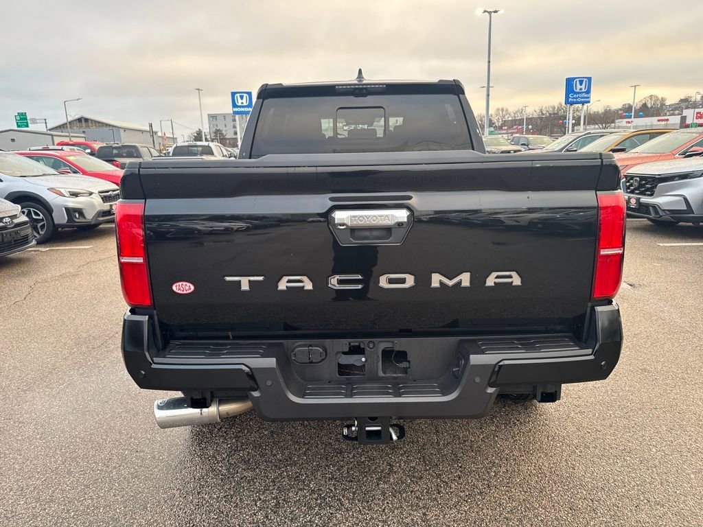 Used 2025 Toyota Tacoma Limited image 8