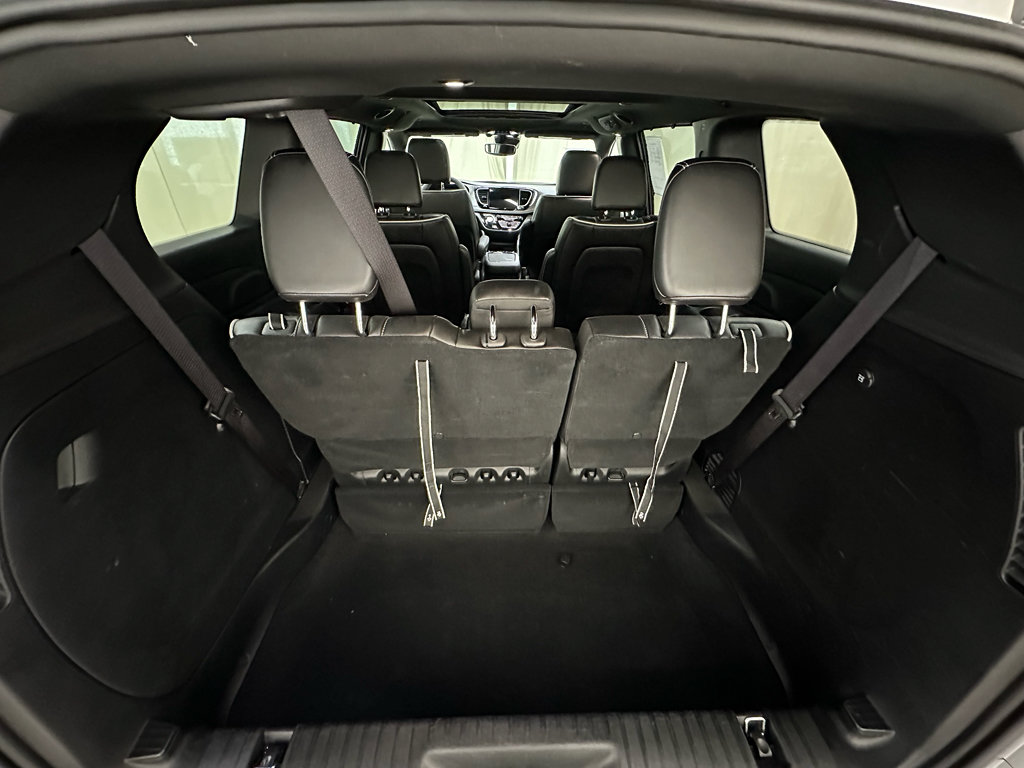 Used 2026 Chrysler Pacifica Limited w/ S Appearance Package FWD image 11