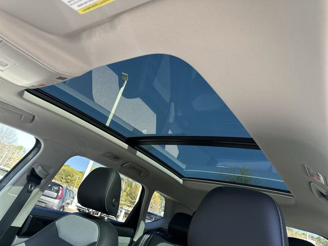 Used 2022 Volkswagen Taos SEL w/ Panoramic Sunroof Package image 26