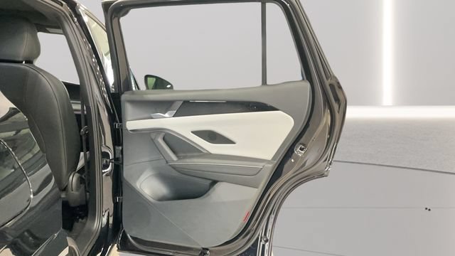New 2026 Volkswagen Tiguan SE R-Line AWD/4WD image 33