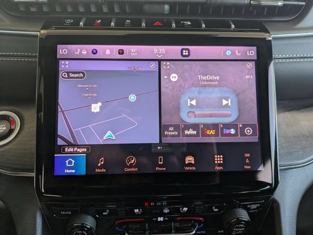Used 2025 Jeep Grand Cherokee Overland AWD/4WD image 18
