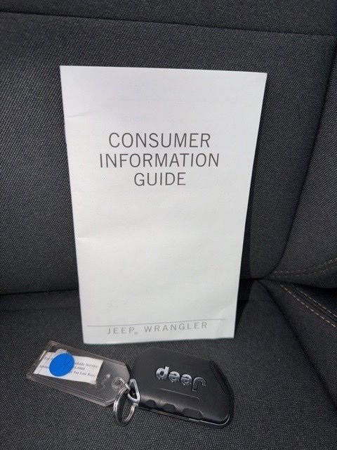 Used 2025 Jeep Wrangler Unlimited Sahara image 24