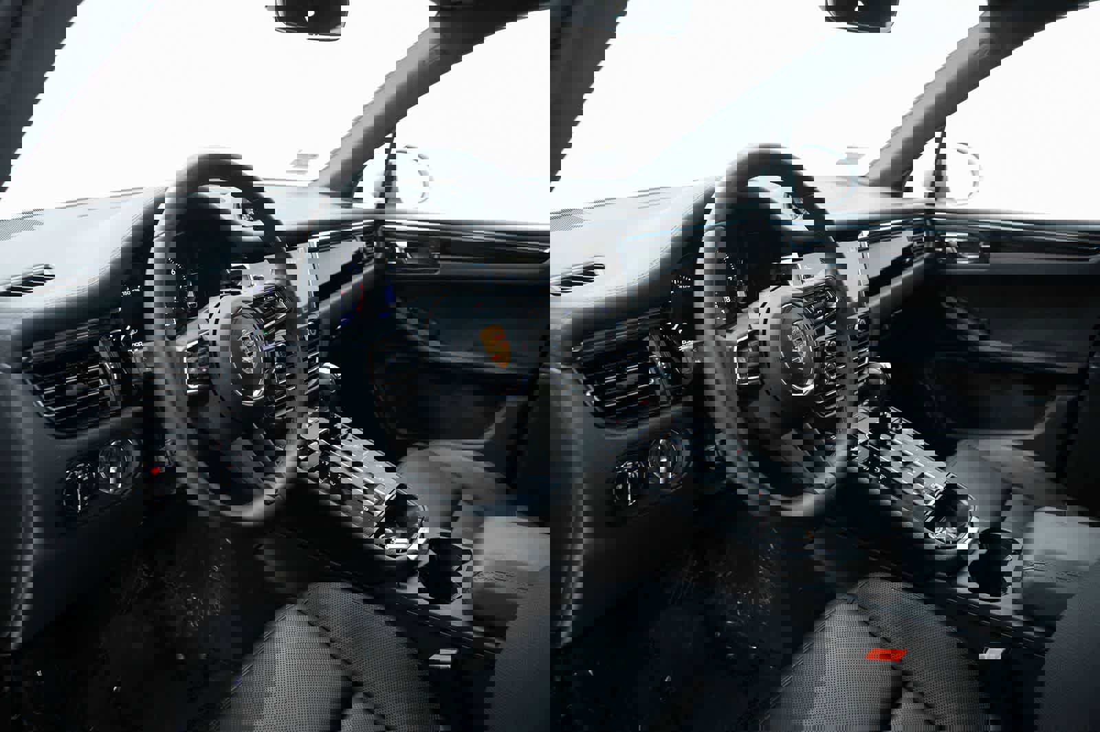 Certified 2026 Porsche Macan image 4