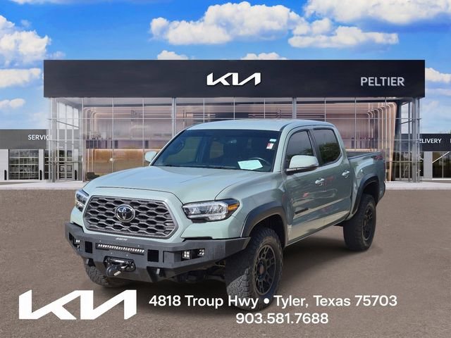 Used 2022 Toyota Tacoma TRD Off-Road AWD/4WD image 3