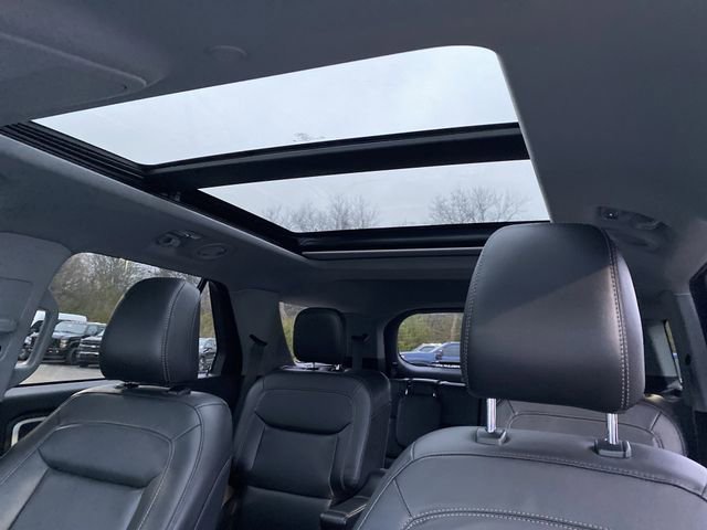 Certified 2023 Ford Explorer XLT w/ Equipment Group 202A image 7