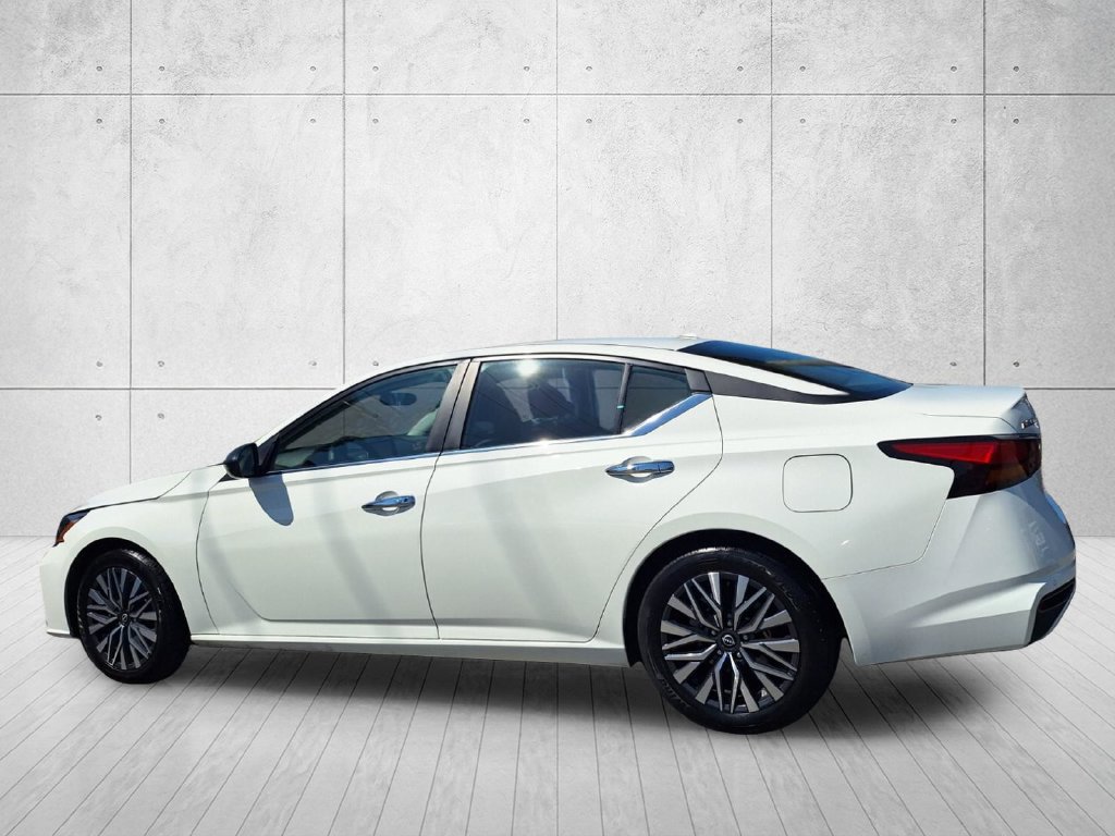 Used 2025 Nissan Altima 2.5 SV FWD image 7
