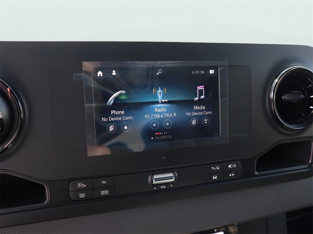 Used 2024 Mercedes-Benz Sprinter 3500 image 32