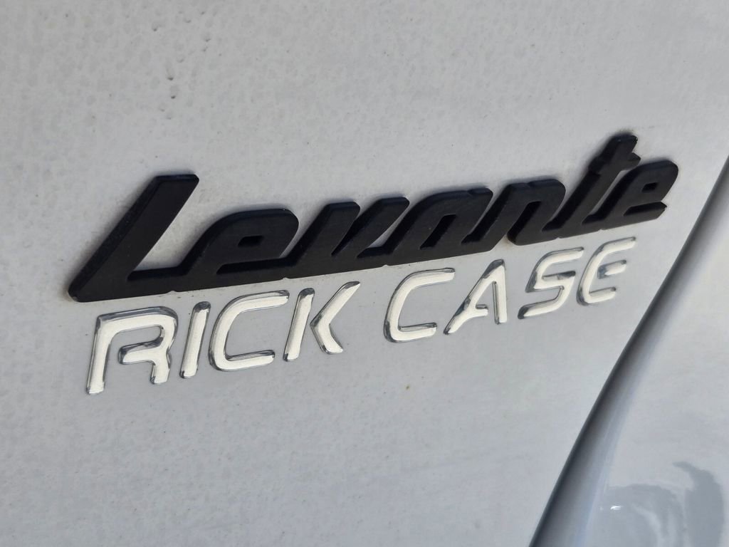 Used 2022 Maserati Levante Modena image 14