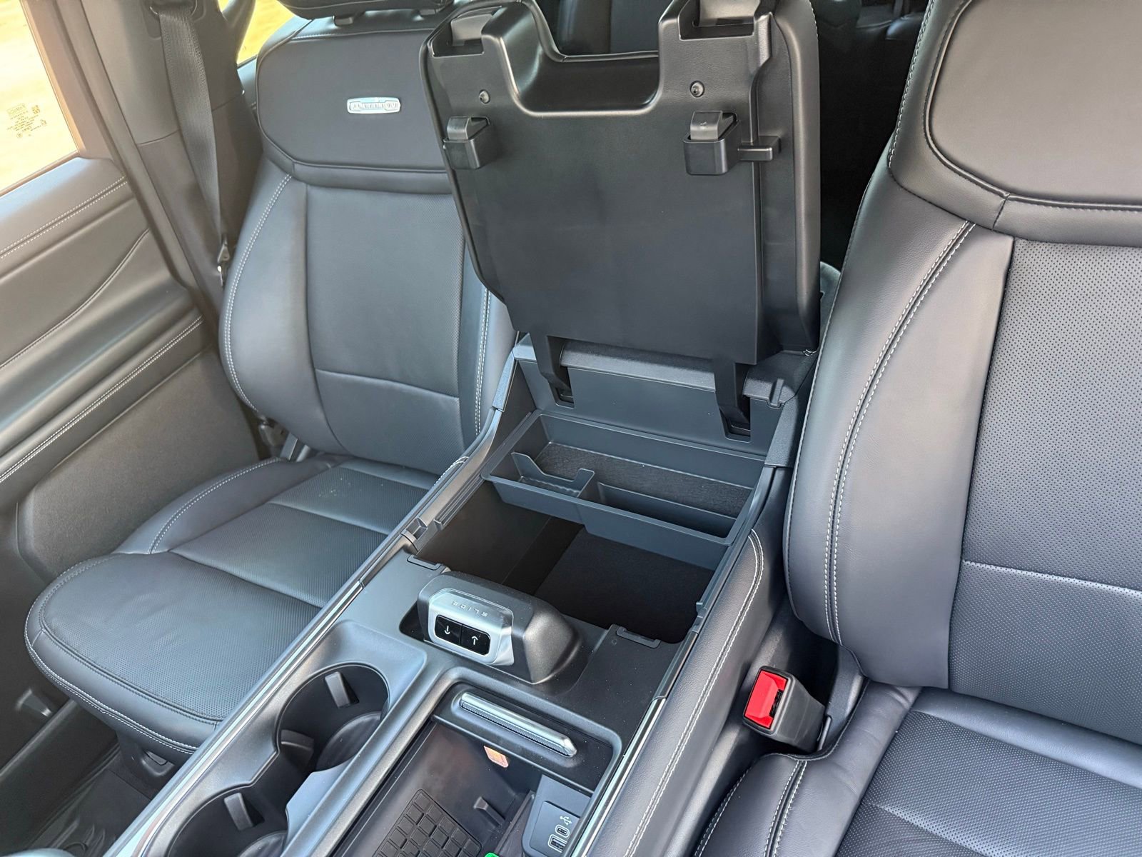 New 2025 Ford Expedition Platinum w/ Stealth Performance Package image 19